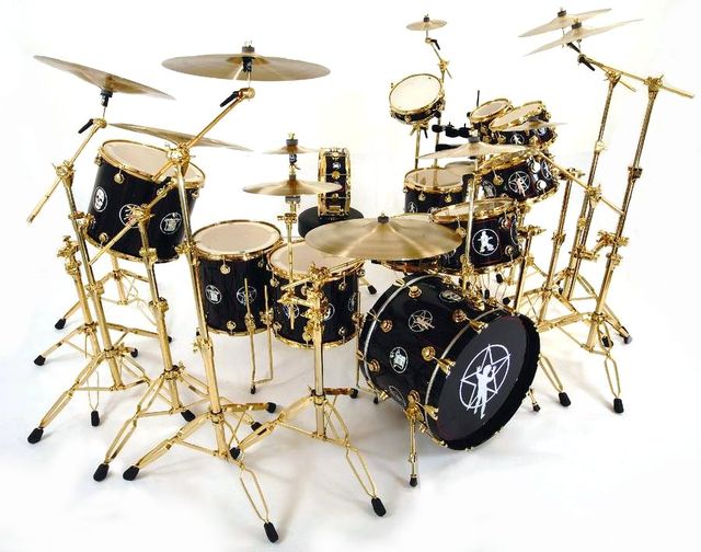 blank Every single piece of hardware is 24-carat gold-plated.